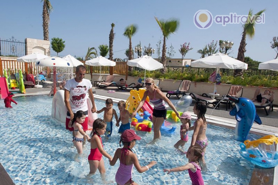 Crystal Palace Luxury Resort & Spa