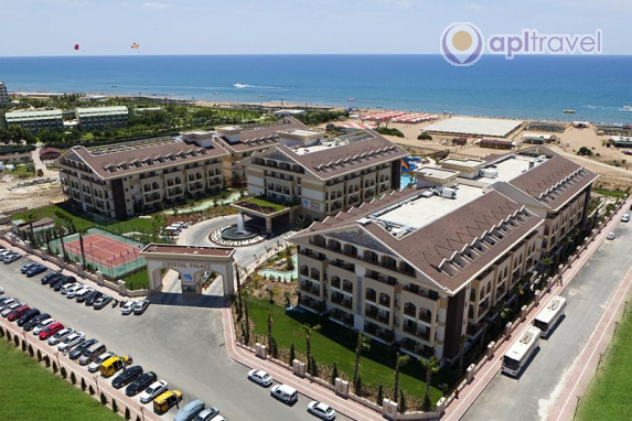 Crystal Palace Luxury Resort & Spa