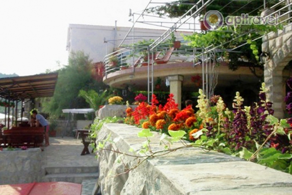 Savojo Small Hotel